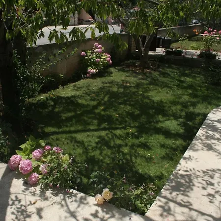 Apartamento For Families With Children - 4181 Vodice